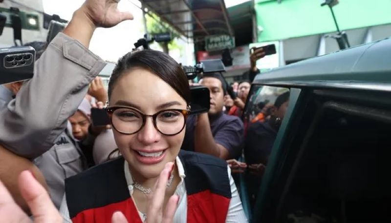 Nikita Mirzani Teriak dan Ngamuk di Ruang Sidang