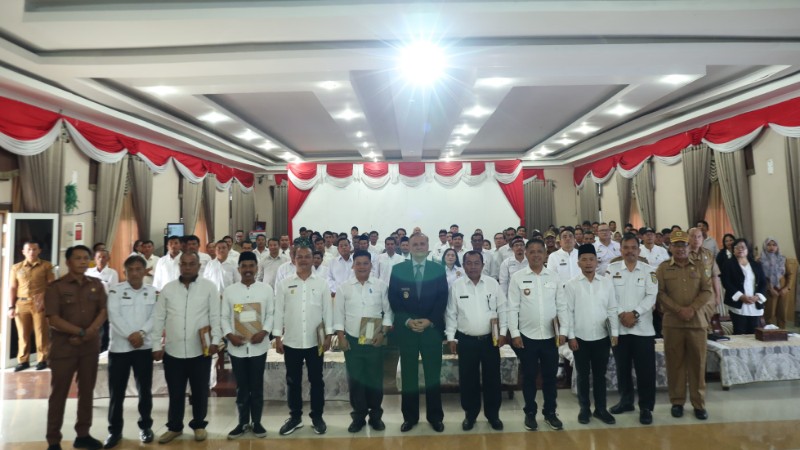 Seluruh Kepala Desa di Pakpak Bharat Hadiri Peluncuran Koperasi Merah Putih Serentak oleh Presiden Prabowo