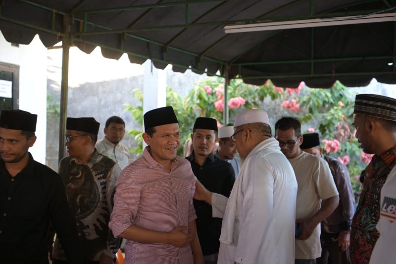 Wagub Fadhlullah Takziah ke Rumah Duka Guru Senior Dayah Jeumala Amal