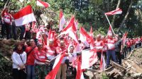 500 Helai Bendera Merah Putih Dikibarkan di Air Terjun Simonang-Monang Kabupaten Asahan, Sambut HUT ke 80 RI