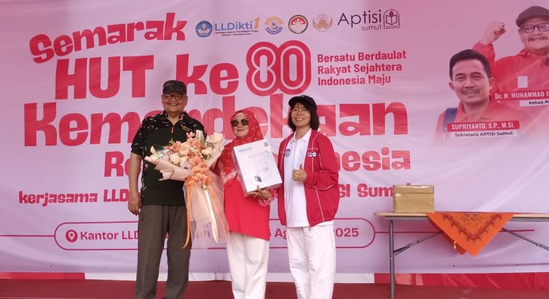Kolaborasi LLDikti dan Aptisi Sumut, Seribuan Mahasiswa dan Dosen Gerak Jalan Sehat Meriahkan HUT ke -80 RI