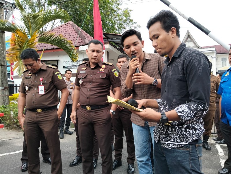 Kejari Sibolga Didemo APAK Minta Kepastian Hukum