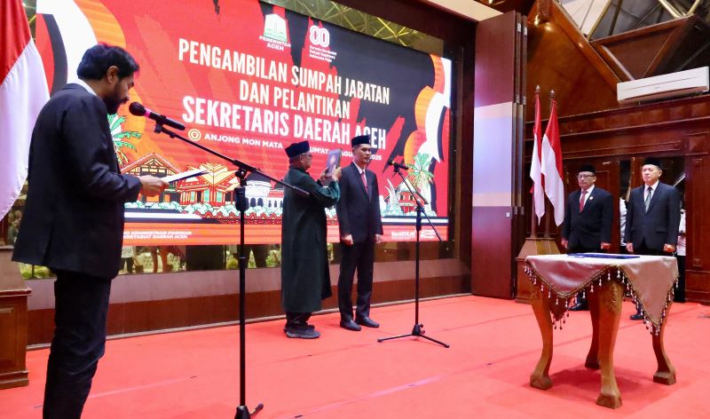 Gubernur Muzakir Manaf Lantik M Nasir Sebagai Sekda Aceh