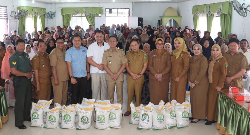 Pemkab Tapsel Tunjukkan Komitmen Kuat terhadap Ketahanan Pangan, Salurkan 20 Kg Beras ke 18.844 KPM