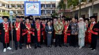 Sekdaprov Sumut Harap USM Cetak Tenaga Kesehatan Terampil dan Siap Kerja dalam Wisuda 2025