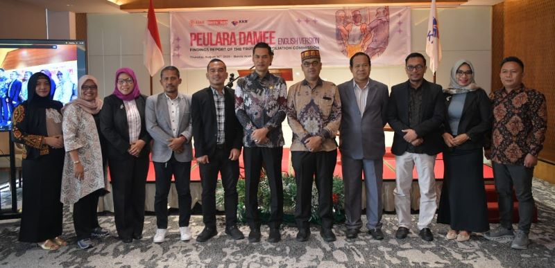 Plt Sekda Aceh Buka Peluncuran Versi Bahasa Inggris Buku Peularaa Damee