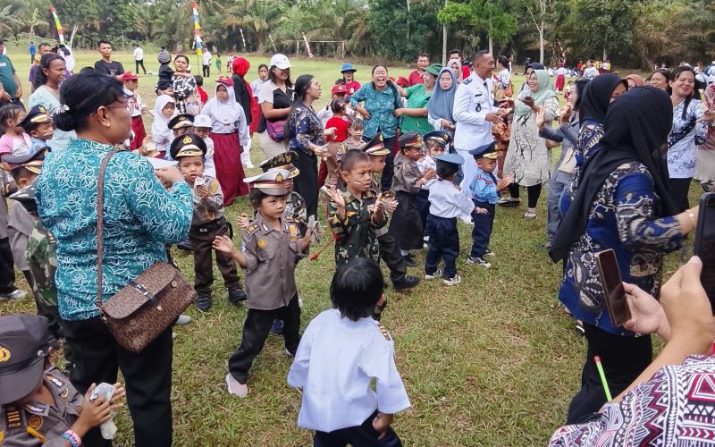 Meriah dan Penuh Semangat! Perayaan HUT RI ke-80 di Aek Kanopan Warnai Dusun Jamur dengan Baris-Berbaris hingga Tarian Anak TK