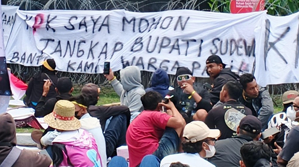 Warga Pati Demo ke Jakarta: Desak KPK Nonaktifkan Bupati Sudewo Segera!