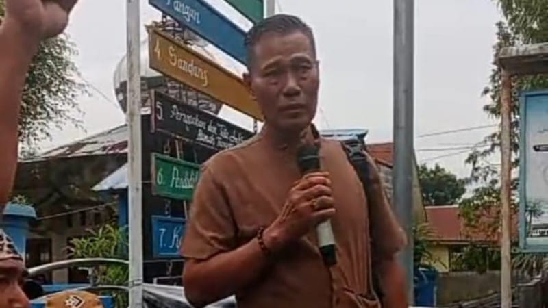 Warga Unjuk Rasa Desak BPD dan Kadis PMD Copot Kepala Desa Tandam Hilir I Herianto