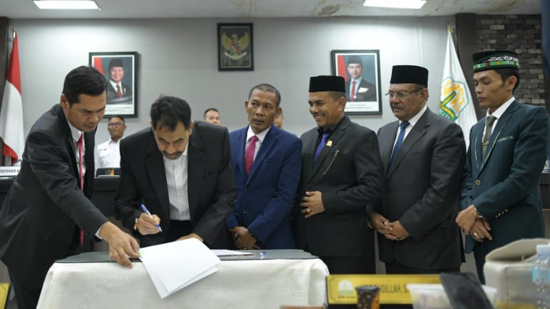 Ketuk Palu: Gubernur Mualem dan DPRA Aceh Sahkan APBA Perubahan 2025