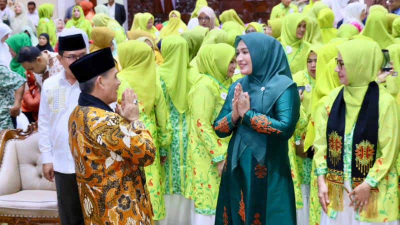 Ketua TP-PKK Aceh Hadiri Pelantikan Pengurus FAHMI UMMI Aceh