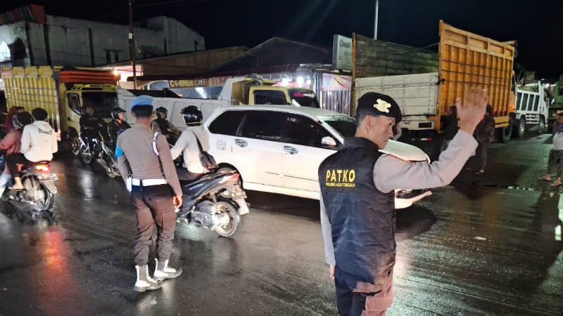 Patko Samapta Polres Aceh Tengah Intensifkan Patroli, Bantu Pengaturan di SPBU dan Sasar Titik Rawan Kota Takengon