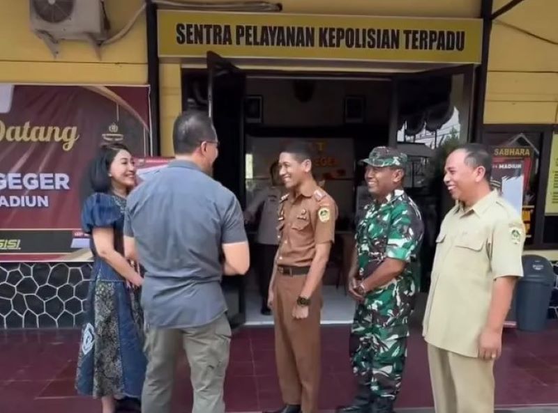 Jenderal (Purn) Andika Perkasa Kunjungi Polsek Geger, Ternyata Sang Menantu Kapolseknya! Momen Hangat Tuai Pujian Warganet