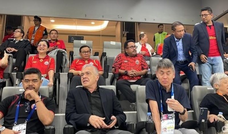 Gubernur Pramono Anung dan Wakilnya Rano Karno Nonton Langsung Persija vs Bali United di JIS: "Persija Belum Pernah Kalah di Sini!"