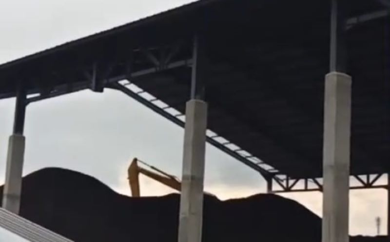 Warga Dusun Patumbak Kampung Tuntut Penutupan Gudang Cangkang PT Universal Gloves: Rumah Retak, Sumur Bau dan Ketakutan Terhadap Bahaya Lingkungan