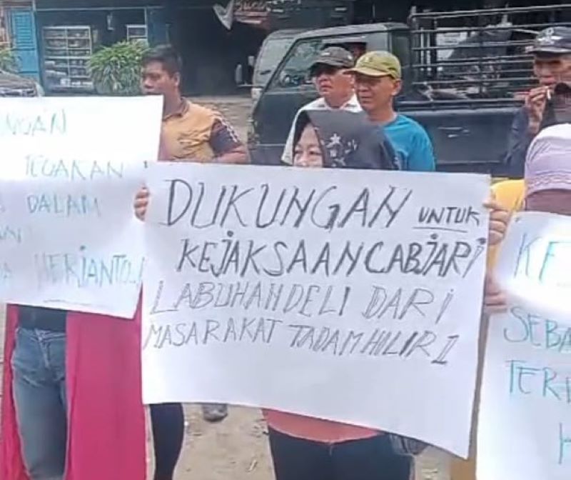 Warga Desa Tandam Hilir I Desak Usut Tuntas Dugaan Korupsi Dana Desa Rp14 Miliar: "Tanah Kami Dijual Diam-Diam"