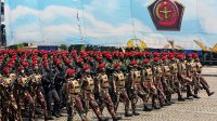 HUT ke-80 TNI, Defile Jenderal Dipimpin Letjen Kunto Arief Wibowo Tunjukkan Kekuatan Solid TNI Rakyat