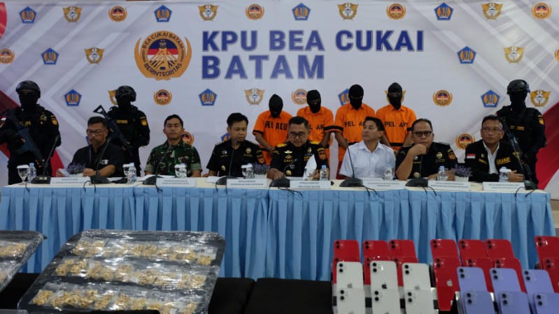 Kado Hari Bea Cukai ke-79: Bea Cukai Batam Gagalkan Penyelundupan Narkoba, Emas, dan iPhone Senilai Miliaran Rupiah