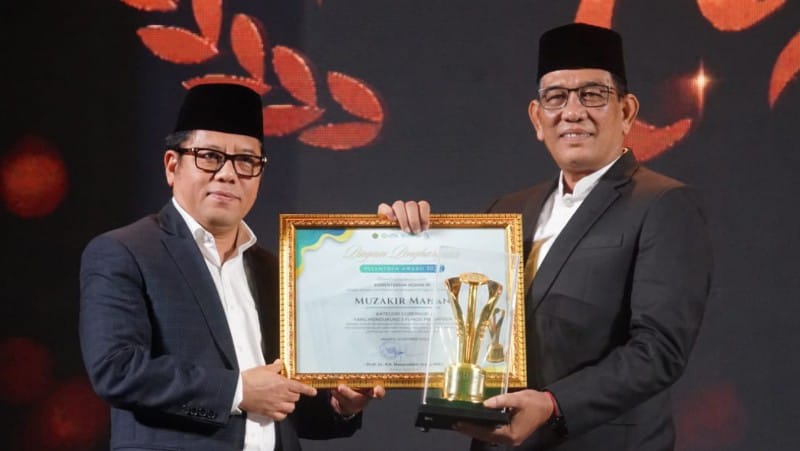 Gubernur Aceh Raih Penghargaan Kepada Daerah Peduli Pesantren di Ajang Pesantren Award 2025