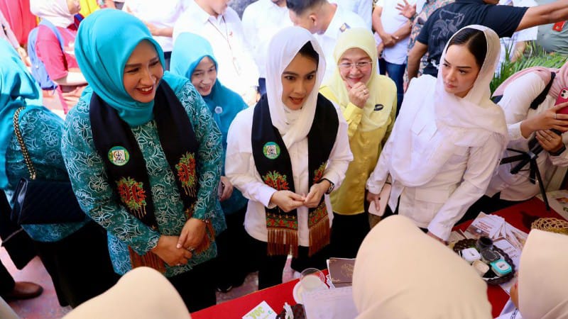 Kak Na Mualem Dampingi Wamen Isyana Resmikan SMA 10 Fajar Harapan Jadi SMA Unggul Garuda Transformasi