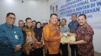 Pemkab Asahan Serahkan Kartu BPJS Ketenagakerjaan kepada 4.900 Pekerja Rentan