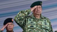 Viral Video SBY Tak Salami Kapolri di HUT TNI 2025, Demokrat Beri Klarifikasi: “Sudah Saling Bercengkerama Sebelumnya”