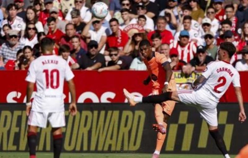 Hasil Sevilla vs Barcelona: Los Nervionenses Bungkam Blaugrana 4-1 di Liga Spanyol 2025-2026