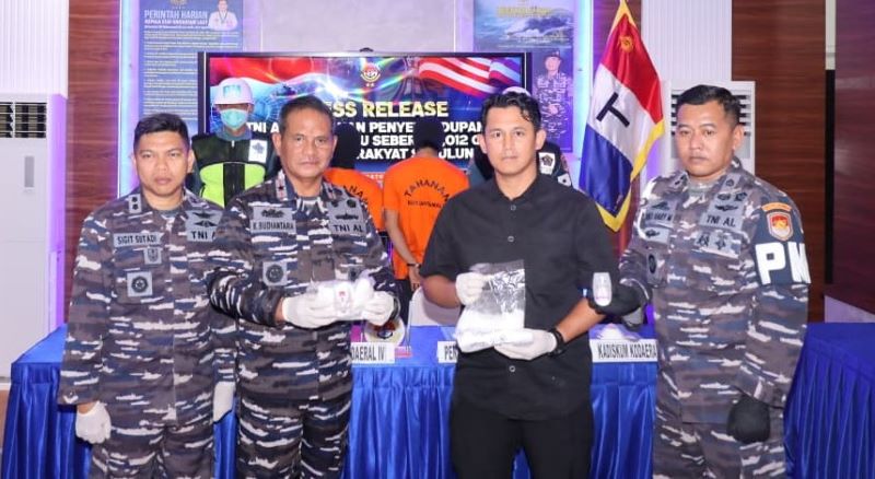 TNI AL Gagalkan Penyelundupan 1 Kg Sabu di Batam, Dua Kurir Diamankan