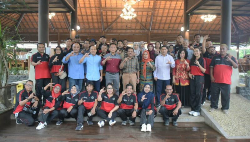 Perkuat Sinergi, Unimed Gelar Media Gathering dan Outbound