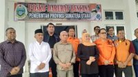 Gubernur Jatim Serahkan Bantuan Rp5 Miliar untuk Korban Banjir dan Longsor di Sumut, Komitmen Kirim Relawan dan Kapal Logistik