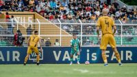 Bhayangkara-vs Persebaya Gol Dendi Sulystiawan Selamatkan Bhayangkara FC dari Kekalahan atas Persebaya
