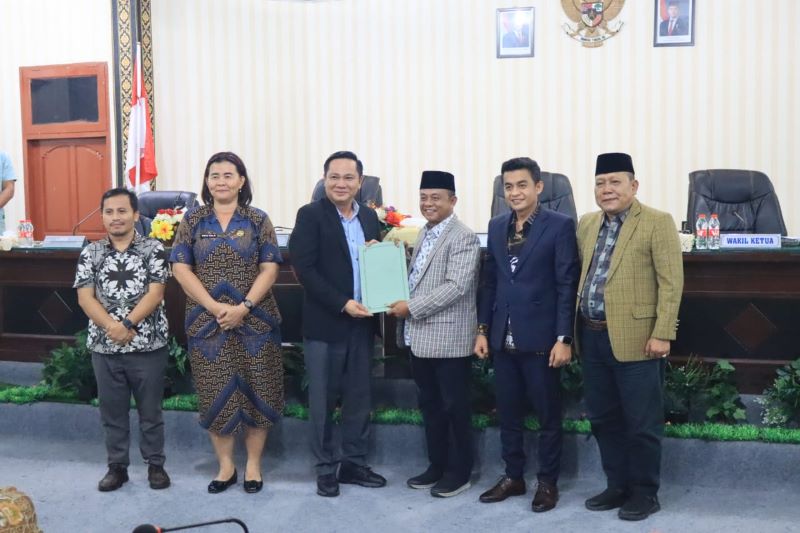 Bupati Nias Barat Hadiri Rapat Paripurna DPRD: Fraksi-Fraksi Sampaikan Pandangan atas Ranperda APBD 2026