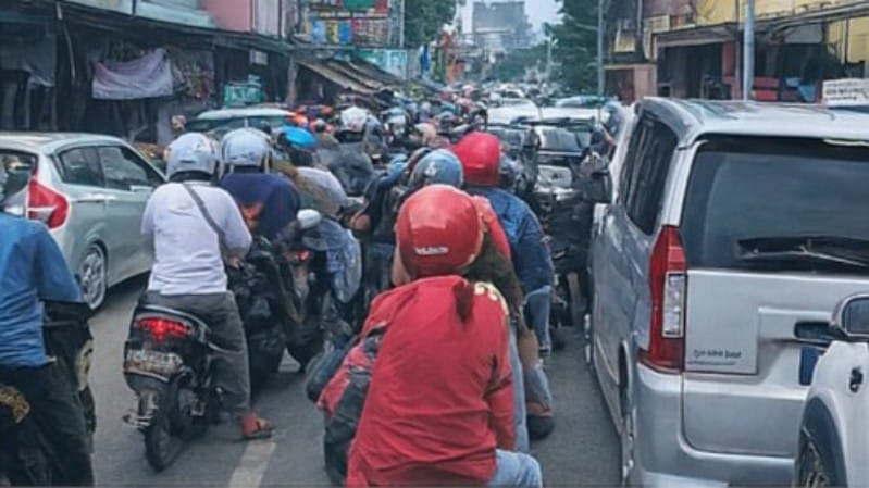 Pasca Banjir di Sumut, Antrean Panjang SPBU, Bengkel Sesak Kendaraan Mogok
