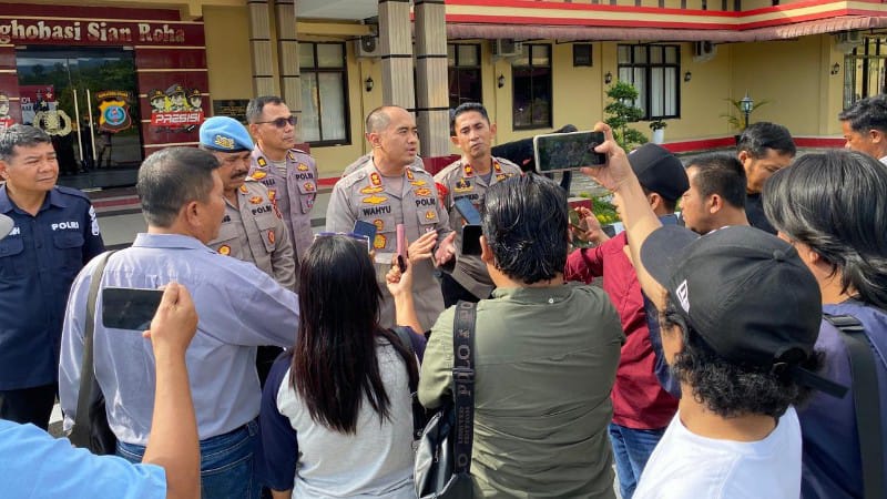 Polres Tapteng Klarifikasi Isu Polisi Jadi Provokator Saat Demo di Depan Rumah Mantan Bupati Bakhtiar Ahmad Sibarani