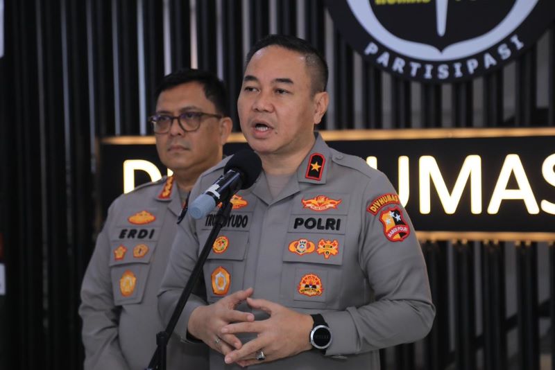 Polri Siapkan Pengiriman Bantuan Kemanusiaan untuk Aceh, Sumut, dan Sumbar: Pesawat Udara Siaga di Pondok Cabe