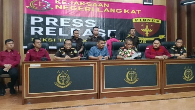 Kejari Langkat Tetapkan 2 Tersangka Kasus Smartboard Rp49,9 Miliar