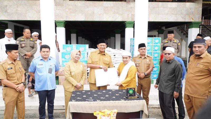 Bupati Langkat Serahkan Bantuan untuk Haul ke-102 Tuan Guru Besilam: Wujud Kepedulian Pemkab terhadap Tradisi Keagamaan