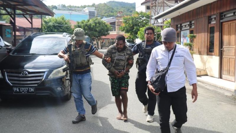 Satgas Damai Cartenz Tangkap Buronan KKB Maam Taplo di Keerom Papua