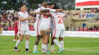 KLIKSUMUT.COM JEPARA - Malut United kembali menunjukkan taringnya di kompetisi BRI Super League 2025/2026. Tim berjuluk Laskar Kie Raha