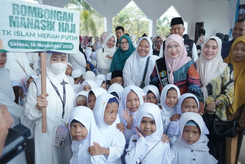Bunda PAUD Kabupaten Asahan Dampingi Pelaksanaan Manasik Haji Cilik di Masjid Agung Kisaran
