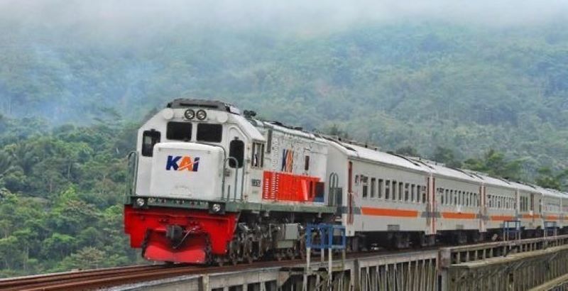 KAI Siapkan 7.982 Perjalanan Kereta Api untuk Libur Natal 2025 dan Tahun Baru 2026, Mobilitas Tinggi Diprediksi Dongkrak Ekonomi