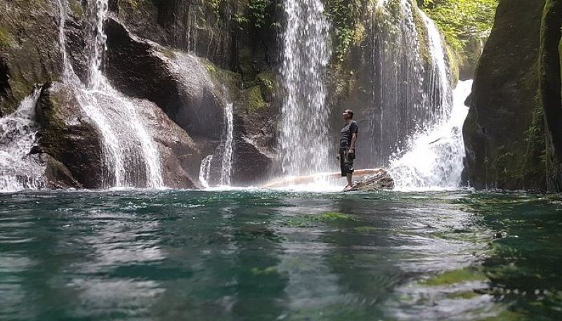 Air Terjun Pelaruga, Surga Tersembunyi di Langkat dengan Keindahan Air Biru Kristal