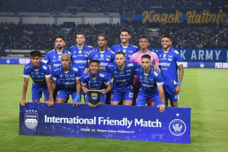 Persib Bandung vs Dewa United: Pangeran Biru Bidik Revans di GBLA, Modal 6 Kemenangan Beruntun