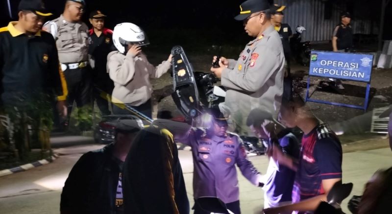 Polsek Serang Baru Gelar Razia Malam Cegah Geng Motor dan Begal, Tiga Motor Diamankan