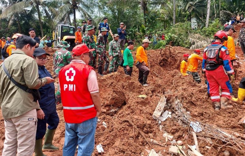 Longsor di Cilacap Tewaskan 3 Warga, 20 Masih Hilang, Tim Gabungan Terus Lakukan Pencarian
