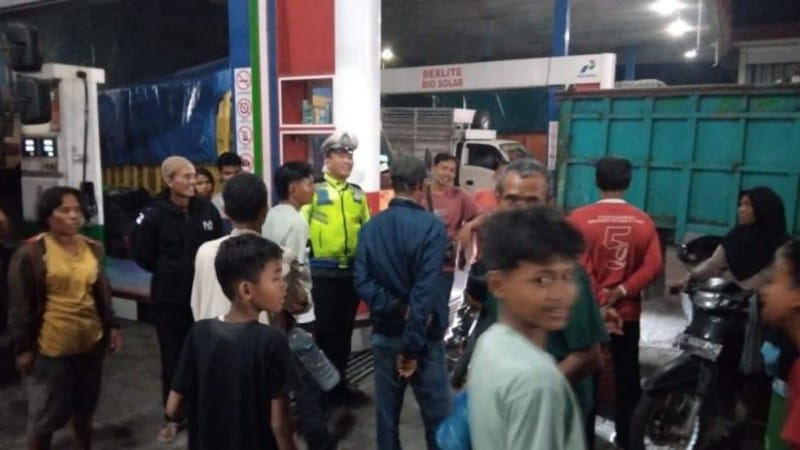 Antrean Mengular, Polres Sergai Amankan Pengendara Rebutan BBM di SPBU