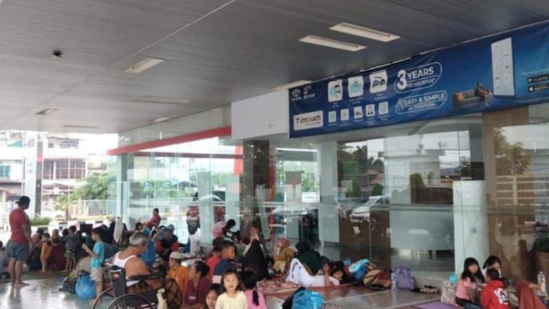 Auto2000 Marelan Tampung Ratusan Pengungsi Banjir di Medan