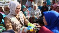 Istri Gubernur Aceh Jadi Apoteker Dadakan di Aceh Utara