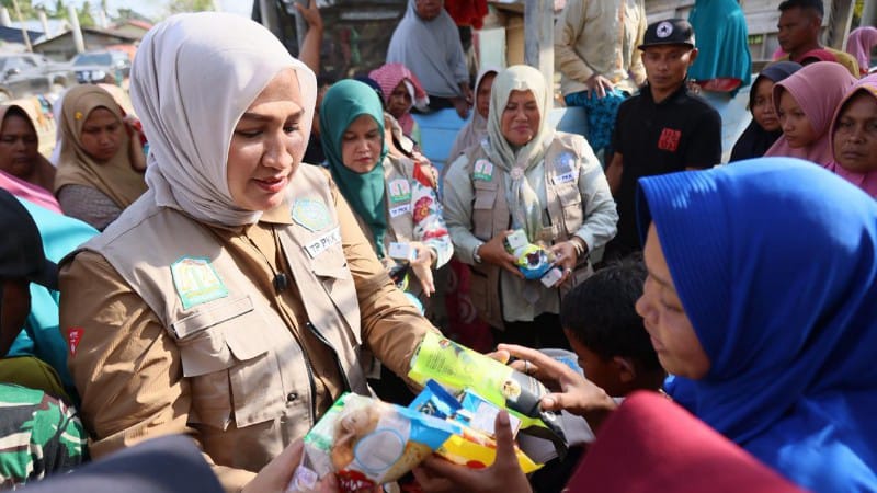 Istri Gubernur Aceh Jadi Apoteker Dadakan di Aceh Utara
