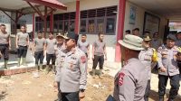 FOTO KLIK_Kapolda Sumut Tinjau SMP Negeri 1 Tukka Pascabencana, Beri Semangat Personel dan Pengungsi Kapolda Sumut Tinjau SMP Negeri 1 Tukka Pascabencana, Beri Semangat Personel dan Pengungsi